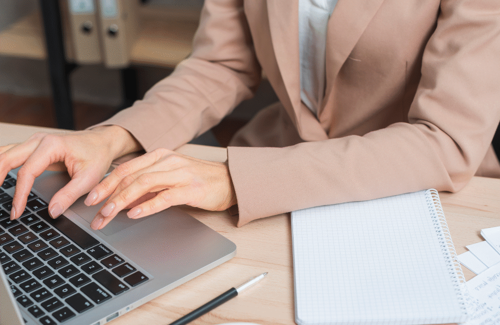 🏡 Elaboração de Contratos Imobiliários: Por que é Essencial? - Por Dra. Edna Fernandes, Advogada Imobiliária -