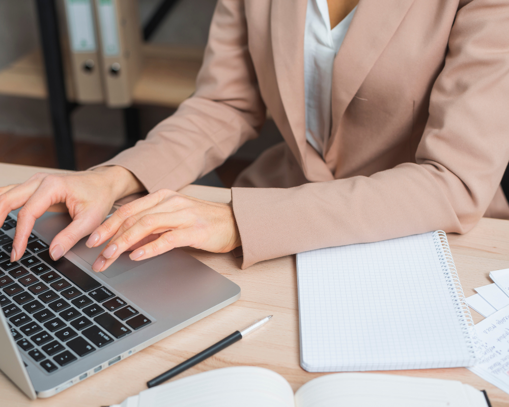 🏡 Elaboração de Contratos Imobiliários: Por que é Essencial? – Por Dra. Edna Fernandes, Advogada Imobiliária –